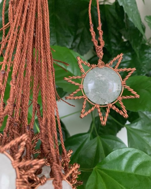 privesek inti kristal